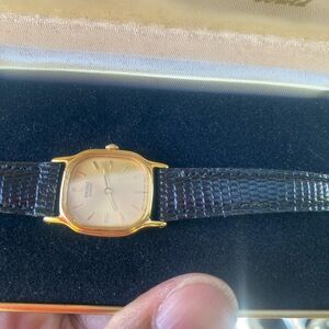 Vintage seiko 2Y00 women watch need battery
